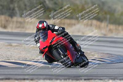 media/Dec-01-2025-Moto Forza (Mon) [[2daa91e15f]]/1-Advanced Group/Session 3 (Turn 3)/